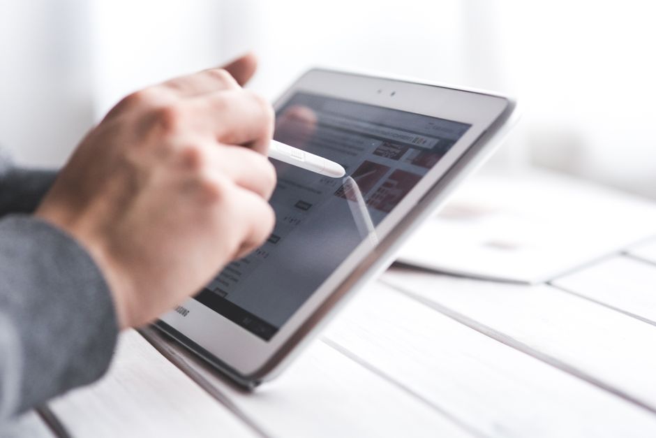 Think You're Safe? 5 Common Habits That Are Massive Cybersecurity Traps (You're Probably Doing One!)