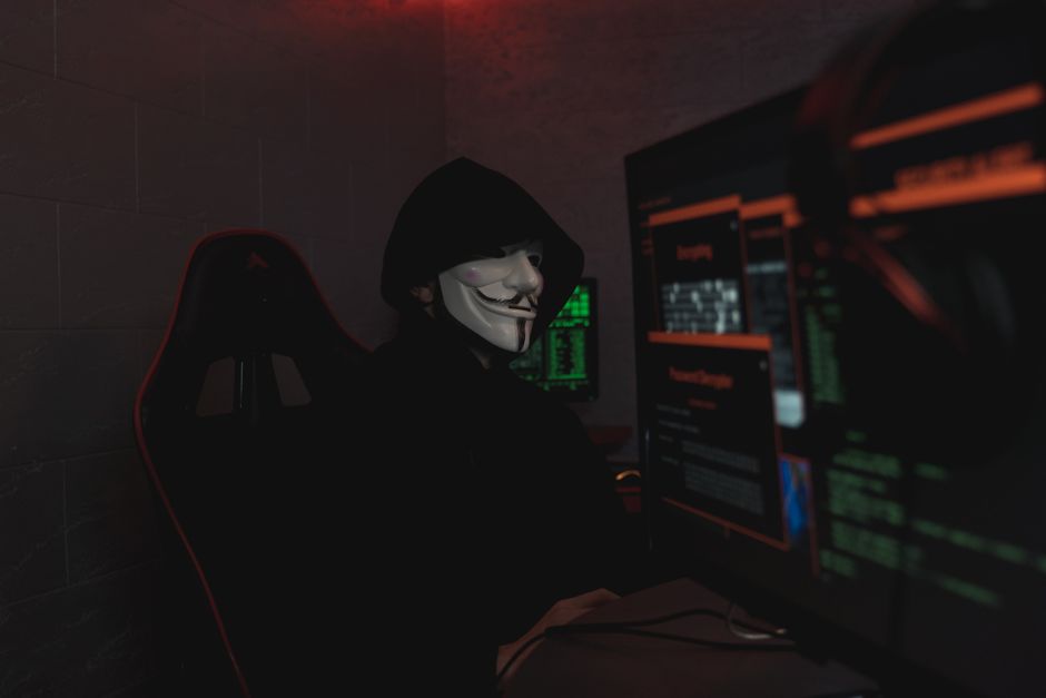 Stop Wasting Your Money: The 3 WORST VPNs You're Probably Using (And What To Switch To NOW). - Page 1