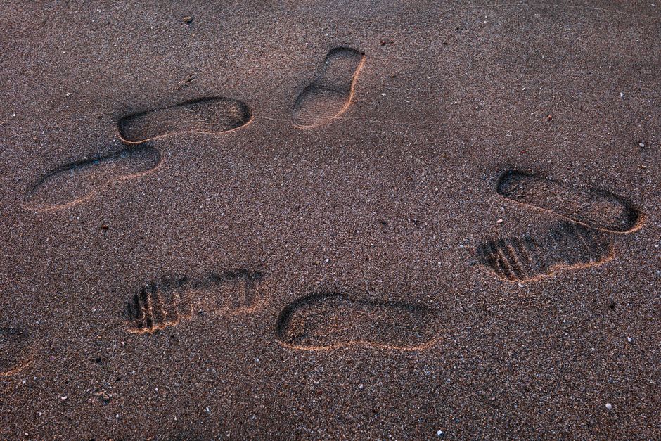 Go Invisible: The Undetectable Guide To Erasing Your Digital Footprint (Hackers Hate This Trick!) - Page 2