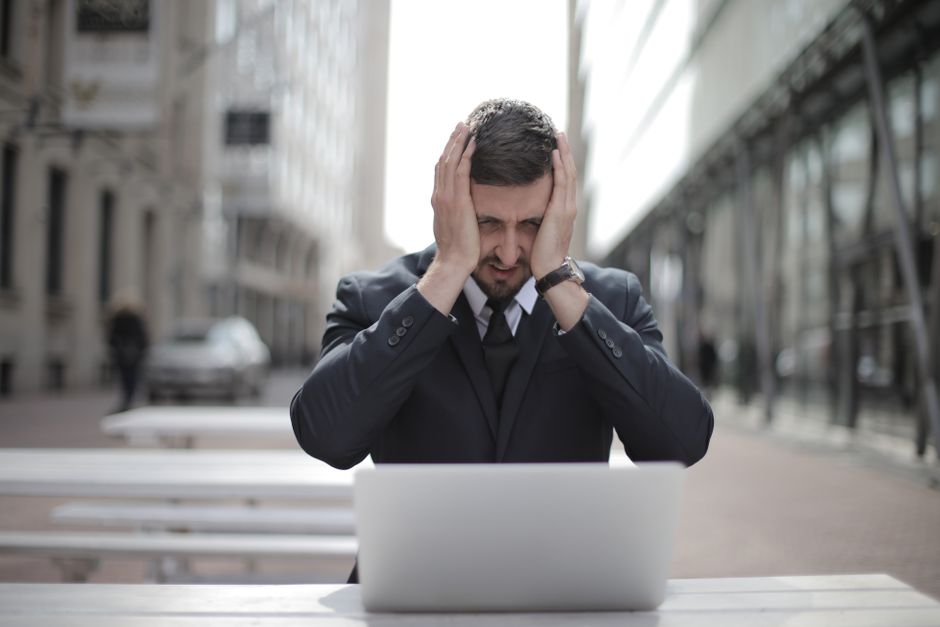 Declutter Your Digital Life: A Step-by-Step Guide To A Pristine Inbox & Desktop In 30 Mins - Page 1