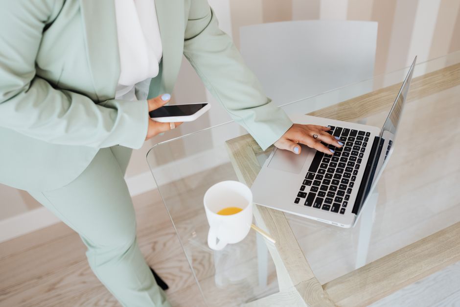 STOP Being A Target: The 5-Minute Cybersecurity Checklist Hackers HATE You Know. - Page 1