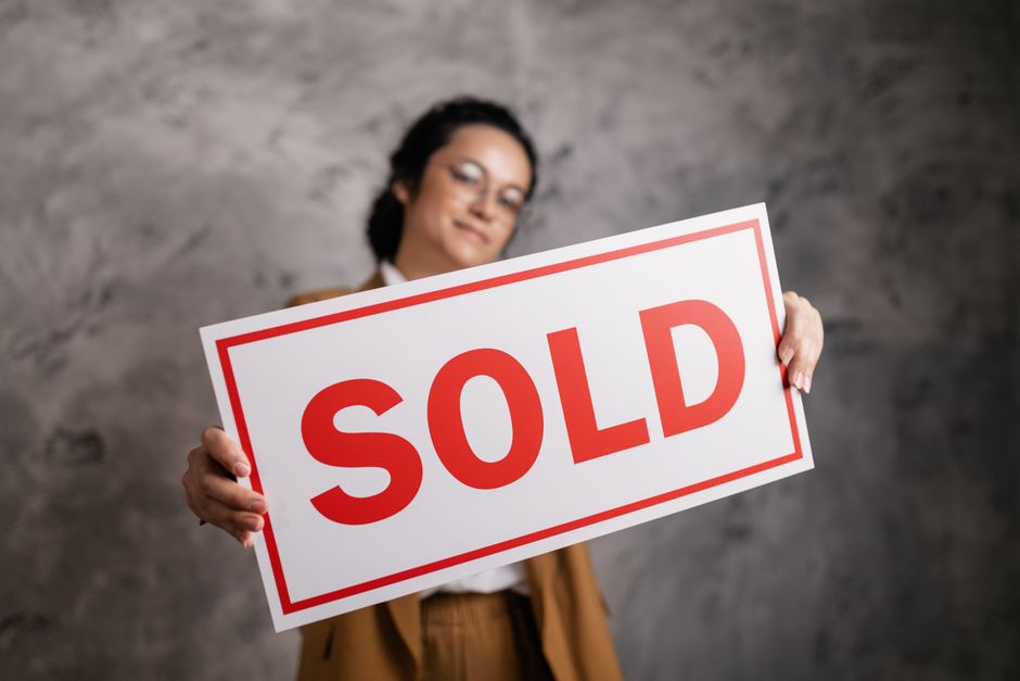The Invisible Net: How Data Brokers Are Buying & Selling Your Life (and 3 Ways To Opt Out) - Page 1