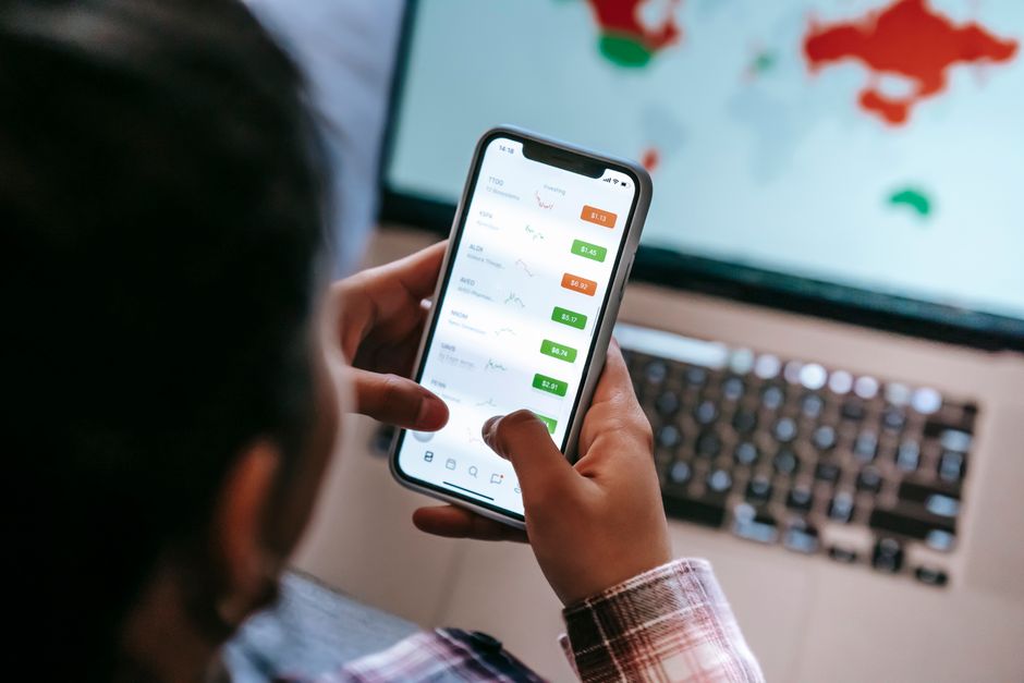 The 7 Shocking Secrets Your Favorite Apps Know About You (And How To Stop Them) - Page 2